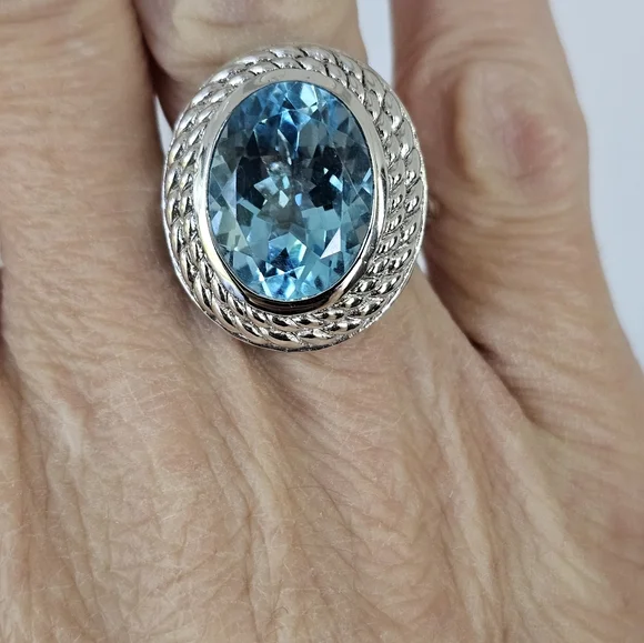 Genuine Swiss Blue Topaz Ring Sterling Silver Size 7.5! - Picture 9 of 13